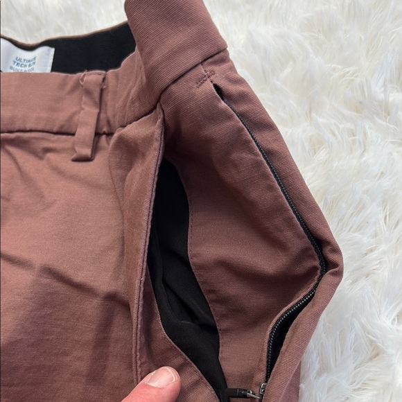 Old Navy Men's  Flat Front Shorts - Picture 6 of 6